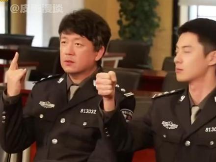 #潘粤明王鹤棣主业警察副业跳手势舞 👖《黑夜告白》潘粤明王鹤棣,师徒俩主业当警察查案,副业还能跳手势舞