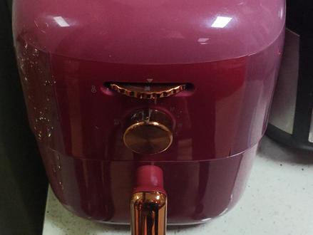 空气炸锅怎么识别真假温控
最近网上爆出,多家品牌空气炸锅的控温旋钮是假的,没有接线不能调温,很多都是拆解才发现,今天教大家一个不拆就能判断真假温控的办法。
#空气炸锅 #空气炸锅假温控 #空气炸锅避雷 #防坑 #防坑指南