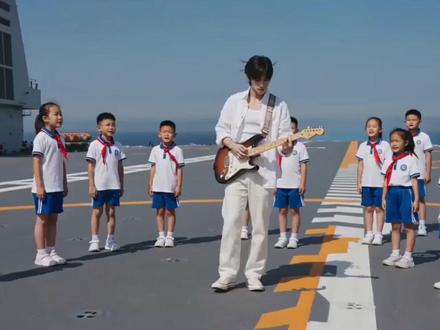 虚拟乐队Paper Islet 首支单曲《脊梁》抖音首发! 在 2026 年的数字洪流中,当所有人都被迫加速狂奔时,一座白色的岛屿静静浮现。
Paper Islet (纸屿),并不是一支被代码制造出来的虚拟乐队,
而是由无数渴望“慢下来”的意念汇聚而成的精神实体。
#AI创作浪潮计划 #AI新春游园会 #虚拟偶像 #AI音乐 #AIMV