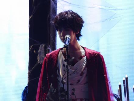 清隽雅致 一眼难忘 @时代少年团-贺峻霖 251228贺峻霖燕窝直拍#贺峻霖 #时代少年团贺峻霖 #tf家族新年音乐会 #美 #萌