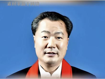 肖春红:宏立城集团创始人 肖春红,1968 年生,湖南邵阳隆回人,贵州宏立城集团创始人、董事长,贵州省工商联副主席。上世纪 90 年代赴贵州从建筑工程起步,1998 年创立宏立城,凭借山水黔城打响品牌。
2010 年主导贵阳彭家湾棚户区改造,打造花果园超级综合体,成为亚洲知名城市大盘,带动数十万就业与城市更新,获称 “肖半城”。他行事低调、深耕实业,兼任贵商总会副会长等职,积极投身光彩事业与生态公益。
作为湘商入黔典范,他以敢闯实干缔造商业传奇,推动地方城建与经济发展,是黔湘两地颇具影响力的民营企业家,书写了湘籍商人在西南的创业篇章。
#肖春红 #宏立城集团 #创始人#湘商#湘商人物 #企业家