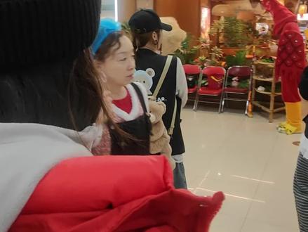 万达偶遇暴暴熊🐻拍段子,看的可开心了