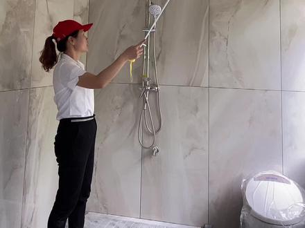 卫生间最好先吊顶再安装卫浴,因为吊顶时会有灰尘怕磕碰到卫浴系列#厨房卫生间吊顶 #装修避坑#蜂窝大板吊顶