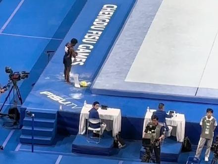 中国选手张博恒从单杠掉下来后一路开挂,勇夺冠军🇨🇳可惜桥本退赛,和张博恒的巅峰对决要等到巴黎了。#比赛现场 #大运会 #桥本大辉 #张博恒 #成都