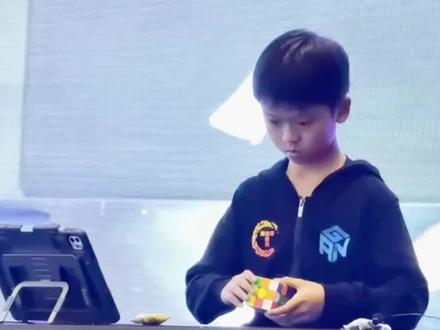 中国少年王艺衡2.73秒打破纪录,夺全球总决赛MVP!#玩转魔方 #开发大脑 #智力开发