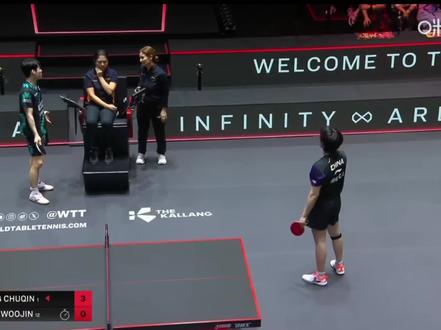 今天楚钦比赛真真的一波三折,又遇到了少见的医疗暂停理由,又是两次发球判罚#新加坡大满贯 真离了个大谱