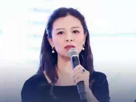 “金融女神”李蓓称上个月已清空黄金
近日,有“金融女神”之称的知名基金经理,半夏投资“掌门人”李蓓透露已经卖掉了所有黄金。从长期投资视角出发,李蓓认为黄金在未来10至20年已不值得投资。(来源:券商中国、证券时报 编辑:刘晓然)