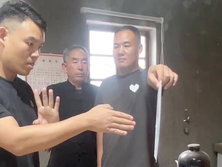 勤学苦练不如高人指点#寸拳 #寸劲#台上一分钟台下十年功