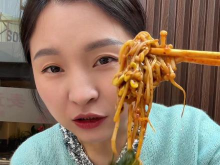 个人觉得麻辣拌确实比麻辣烫好吃#麻辣拌 #紫薯精 #刘文祥