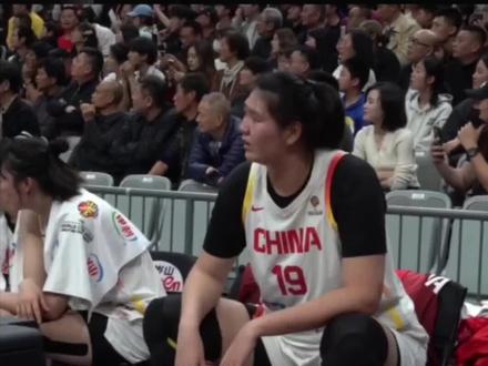 为何宫鲁鸣口中“全球独有”的天才中锋张子宇,却遭弃用? #张子宇山东女篮 #篮球比赛现场 #中国女篮