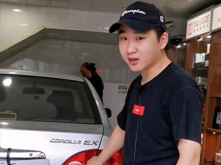 #抖音汽车 #汽车知识 #抖音创作者学院 @抖音汽车 @DOU+小助手 教你倒车灯泡正确的更换方法