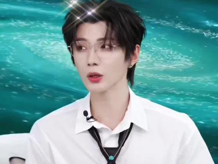 好真诚的#郝熠然 内核又强大稳定,真的特别的棒!也愿自己#山海皆可平,万事皆可期