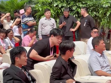 这就是双胞胎的默契吗?@疯狂小杨哥 @疯狂大杨哥(日常)