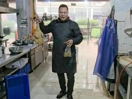 今天来做一个姜爆鸭儿来吃