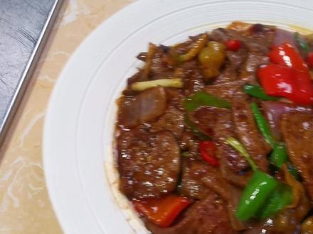 很多人不喜欢吃猪肝,主要还是不会炒,这样做的猪肝,鲜辣下饭,嫩滑爽口,而且一点腥味没有!#爆炒猪肝 #下饭神器 #妈呀太香了
