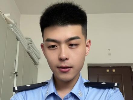 通过观察分辨真假#警察 #反诈 #知识分享 #奇怪的知识增加了 #实用小技巧