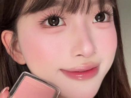 这个白里透粉的清透缎光感真的好显贵…还不会糊脸粘头发!#腮红 #美妆 #腮红打法 #橘朵水缎光腮红