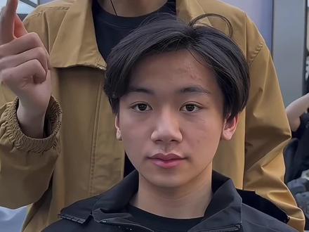 蓬松有型无需打理#男士发型 #根据脸型设计发型 #开封男士发型设计