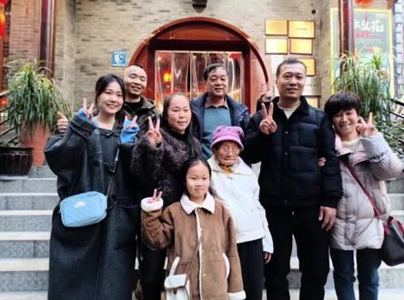 感谢大家一直以来对我们一家的陪伴与支持#记录真实生活 #传递正能量让世界充满爱 #寻亲@甘宇翼老婆