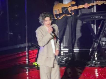 旧金山场情人,开头清唱太好听啦#ikun蔡徐坤 #live舞台 #高能演唱会现场 #蔡徐坤