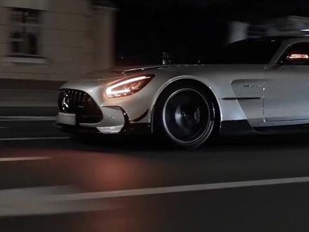 多犹豫一秒都是对她的不尊敬#梅赛德斯奔驰#德系车#德系女孩