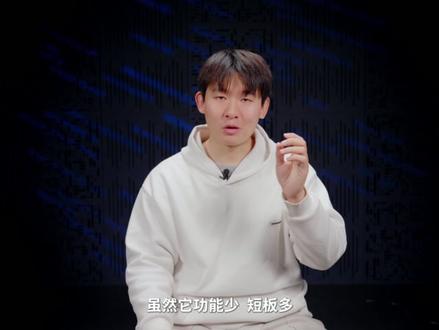 大疆MIC 2 值不值得买?旗舰四麦深度横评 1. 关于音质测试,我们已经在前期调整增益,让它们最终录出来的声音音量(响度)尽量保持一致,但每个厂家的调校都不一样,还是会有点差别的。所以我们还会在后期再做一次音量校正,让它们保持一致。因为对于大部分人而言,音量更大的,声音就更容易听起来更好。总之,为了公平起见,我们会尽量使你听到的音频(响度)保持一致。
2. 如果你使用MIC2,那你完全可以按照大疆给出的表设置你的相机增益。理论上索尼相机机内录音音量,确实调到1是最好的。但我一般更习惯把相机增益调到6-10,也比较建议这么做,因为有些时候不用无线麦克风时,会希望用相机自带的麦克风录到一点同期音,对后期剪辑对轨也挺有用的。如果调到1,音量就太低了,拍摄前也比较容易忘记调整。
3.收音距离完整测试,可千万隔壁小破站查看。