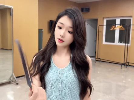 ✨一琪赴约·燃动三亚✨林思琪彩排直播路透📸#2025抖音直播盛典 #林思琪直播盛典彩排路透 #林思琪 #林思琪二创