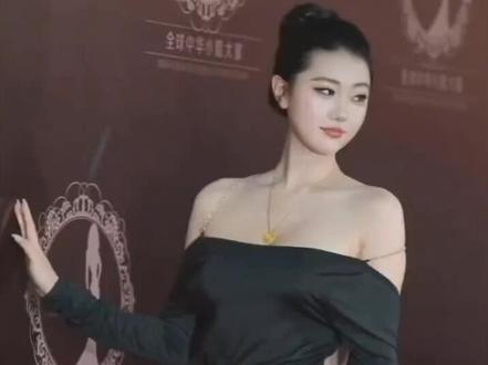 赏颜回顾:连子欣凭120斤体重夺冠!