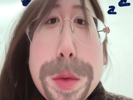 霉豆腐成功了摸不到,我是食不能寝,也不能寐!一想到它毛茸茸白花花的外表,我就想飞回武汉(哭#我的毛豆腐很曼妙 #情侣 #新年快乐 #霉豆腐制作#随拍 @抖音创作小助手 @抖音小助手