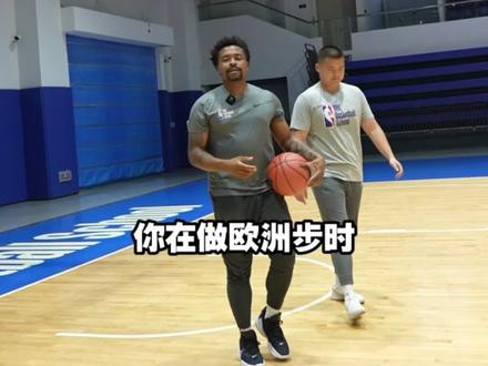 一骑绝尘,闪电迷踪!“闪电侠”韦德招牌迷踪步解析,实战超好用的突破绝招,快加入到你的技能包吧#韦德 #nba球星招牌动作 #nba篮球训练中心