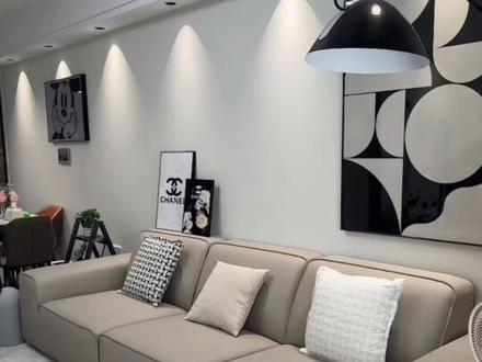 《吻痕》(感觉有点乱…嗯不知道大家能不能看得懂呃呃呃)#橹穆#橹穆ai#271199#ooc致歉一切