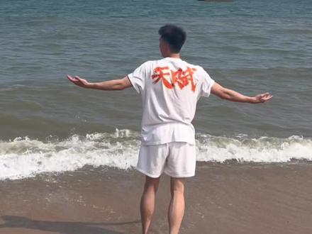 不幸的事最终还是发生了!祝愿@钟显超𝐲𝐞𝐩 早日回归#钟显超骨折 #远离伤病 #街球霸王 #街球霸王成都站 #集梦神医