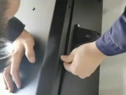 坦克300小书包安装视频