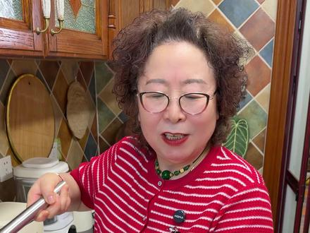 金黄酥脆肉馅满满,一口一口真过瘾#抖音年味争霸赛#正统派#橘时到#炸藕盒#美食教程 #过个抖音新轻年