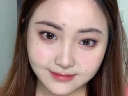 又圆又方却有一个尖下巴,你有没有想过,其实你不是#方圆脸 ,而是#西瓜子脸 #美妆 #妆容教程