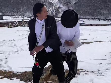 现在放件的也有 助理了😂@DOU+小助手 @DOU+上热门