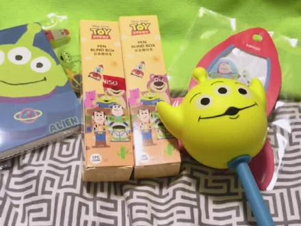 #盲盒 #玩具总动员组团出逃名创优品 又是绿色快乐日哟