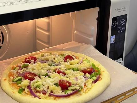 建议所有懒人都拿捏这个披萨🍕不需要揉面,太太太多小姐妹已经手拿把掐了嘿嘿嘿#展示你的懒人美食做法 #创作者中心 #创作灵感 #长帝猫小易max烤箱 #长帝烘培节