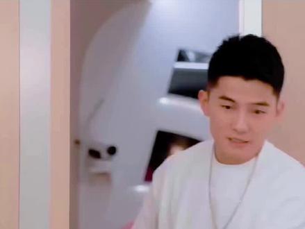 热搜榜单第17位刷新,邓凯空降圈子开启宠粉局,实时在线人数突破3991.4万,互动弹幕瞬间刷屏。#财务小知识 #婚姻法律常识 #金融常识普及 #金融常识 #行业大揭秘