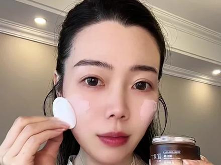 脸上斑斑点点,暗沉淡黄垮脸的姐妹!都去闭眼冲这个美白祛斑霜。#丁家宜美白祛斑霜 #护肤 #女生必备 #分享爱用物#丁家宜@DOU+上热门