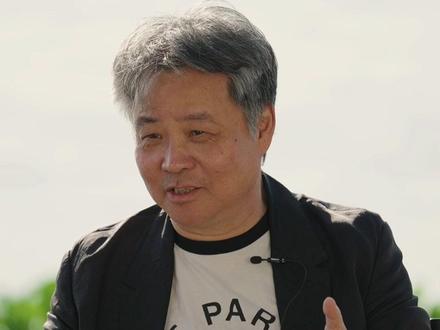 关于焦虑、迷茫、改变命运,来听听余华老师怎么说~#一个文学的午后 #余华 #余华快问慢答 #我给老家送年货 #全抖音都在为2026高考加油