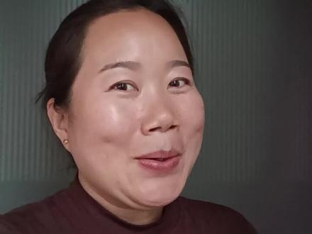 我想自己这一页,应是明媚自由,步履生花,我细数,我珍藏,那就祝,今年春山昂首,我为自己筹谋,不再自否。#情感 #自己