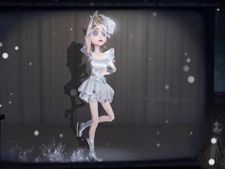 前锋冰雪金皮特殊拉球动作?21赛季这3款皮肤你选谁? #第五人格 #21赛季 #前锋金皮