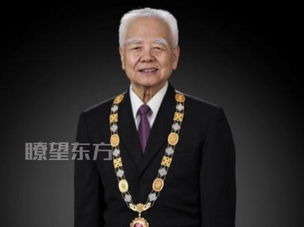 请停留三秒,为他献花!“人民教育家” #高铭暄逝世 #高铭暄