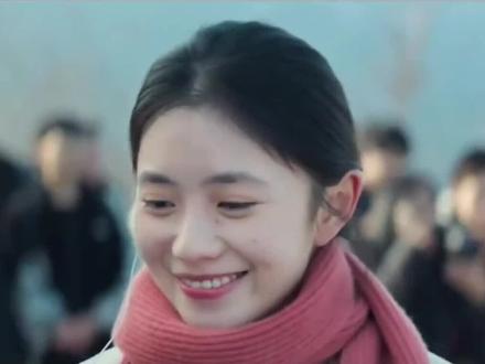 第一百五十本:人为什么会反复的思念年少喜欢的那个人呢? 因为他是你青春里第一次行动,不考虑利弊,纯粹的去爱一个人,第一次对一个人脸红心跳,那种上头的感觉和青春自带的滤镜。总是会让人忍不住去怀念。
#文化 #好书推荐 #读书 #那些回不去的年少时光 #青年人的成长必读书