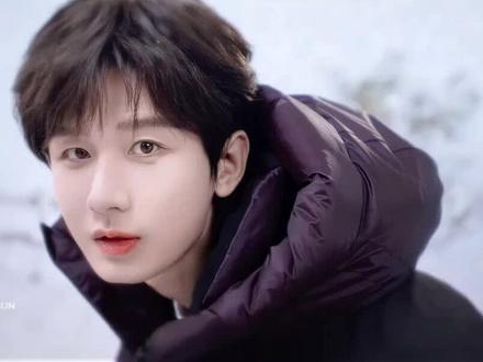 成毅拍戏威亚失控后脑触地