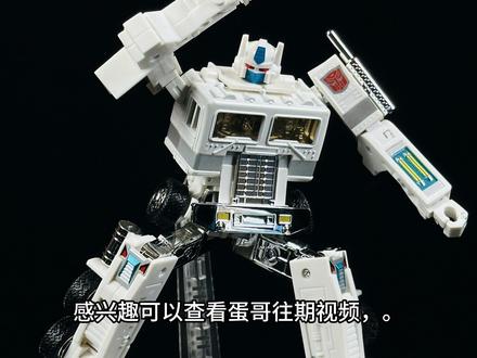 失落节点C-10通天晓,开箱分享。#抖音潮流玩家
经典的g1造型还原,蓝、白、红配色干净利落。
卡车形态与装甲结合,变型结构清晰,合金部件手感扎实,涂装细节工整。
关节紧实,可动性不错,适合展示和收藏。
简单的开箱分享,喜欢g1风格的可以看看。
#上热门 #大人也要玩玩具 #变形金刚 #玩具分享