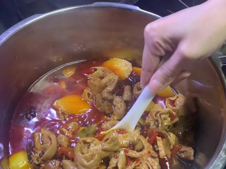 今日菜单:红烧牛肉肥肠
去朋友家,朋友下厨太太太好吃啦
#记录简单生活