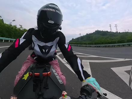 已老实~#女骑 #机车女骑 #女骑士的日常