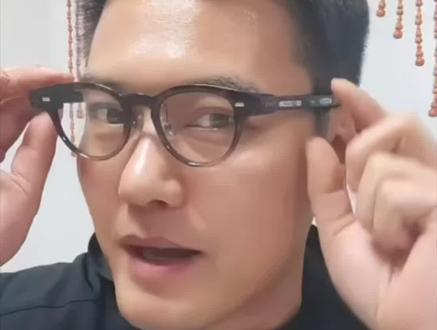 夸克AI眼镜的使用感受来了,纯主观感受,没有任何广告成分,我账号小也配不上😂单纯的对于一些新的科技产品有兴趣,其次也觉得它确实可以成为我工作生活的助手,简单剪辑,基本都是语言描述和一些眼镜拍摄的视频,您多体谅#日常vlog #AI眼镜 #夸克AI眼镜 #智能穿戴 #科技改变生活